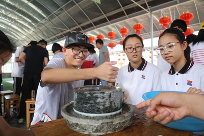 走在鄉(xiāng)村振興的路上 米果果小鎮(zhèn)——童趣樂園與農(nóng)業(yè)振興的雙重奏