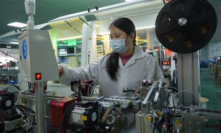 銅陵市郊區(qū) 以研發(fā)技改賦能，電子科技引領(lǐng)“老制造”邁向“智慧工廠(chǎng)”